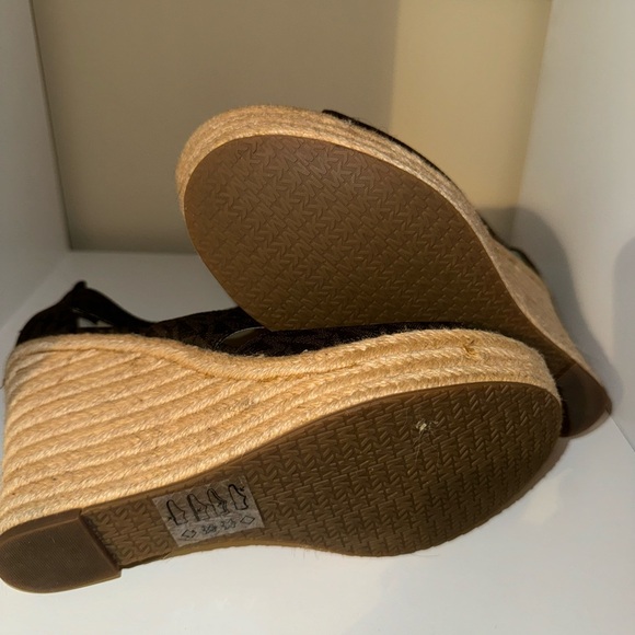 MK Michael Kors Zip Up Wedges - Picture 5 of 5